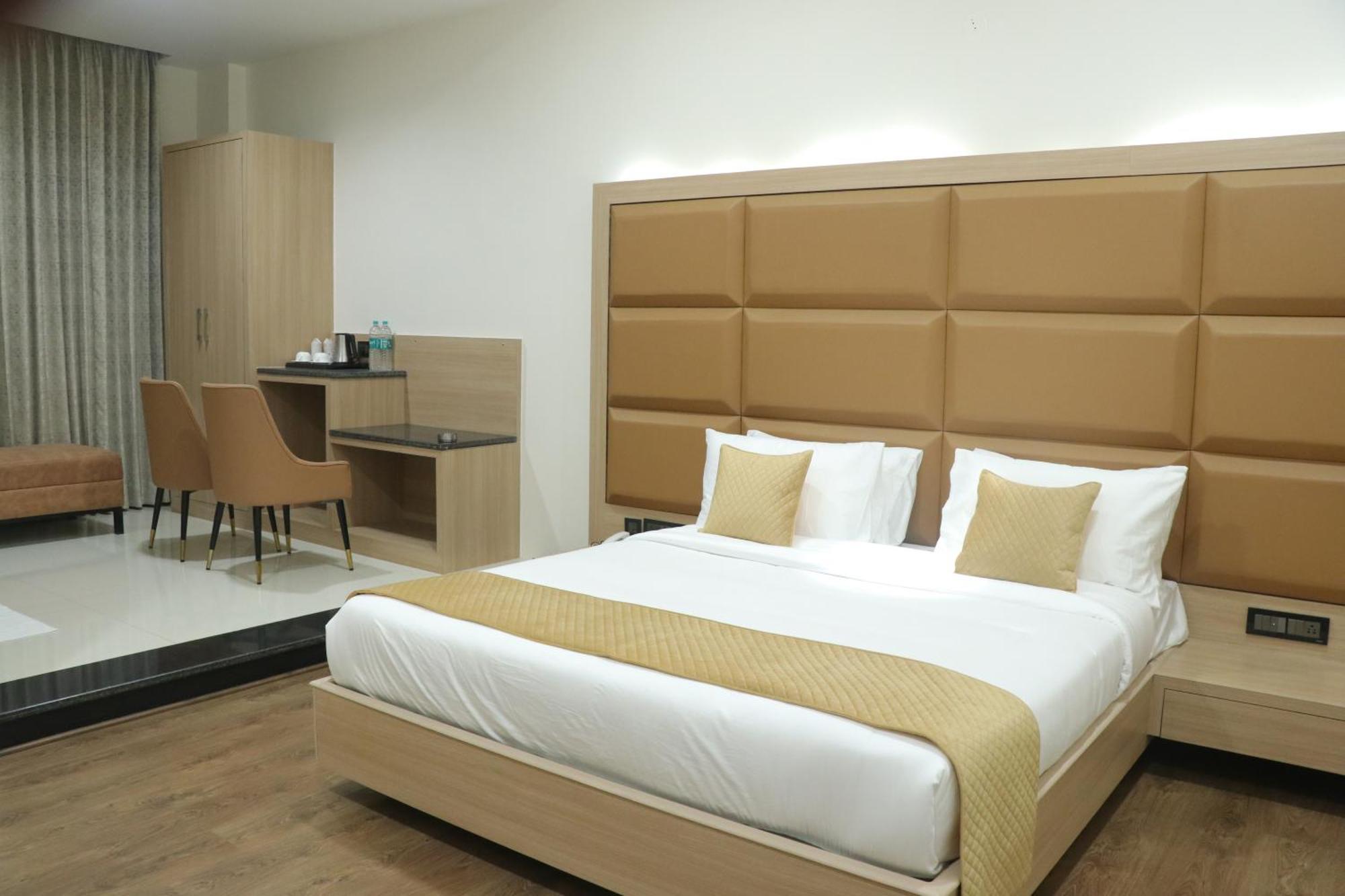 Pt Moolraj Residency Hotel Una  ภายนอก รูปภาพ